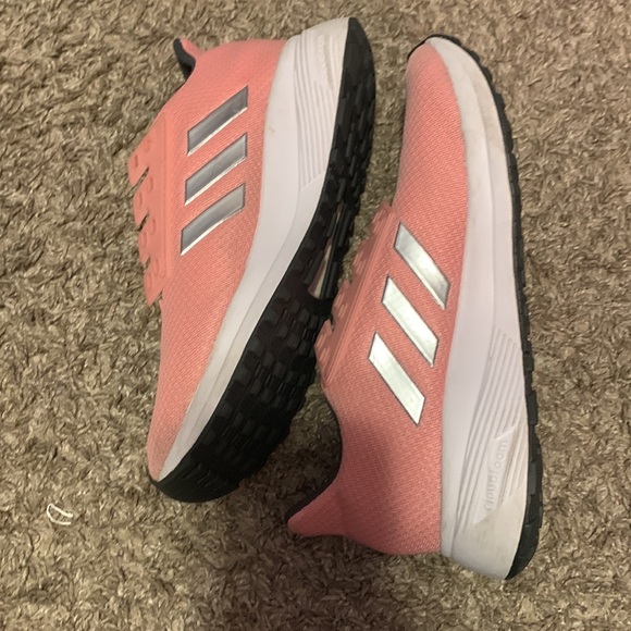 Adidas - Picture 2 of 5